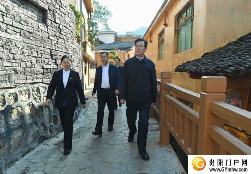 李炳军在黔南州调研(图2) 李炳军在黔南州调研(图2)