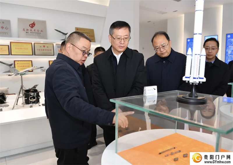 李睿在红花岗区调研(图1) 李睿在红花岗区调研(图1)