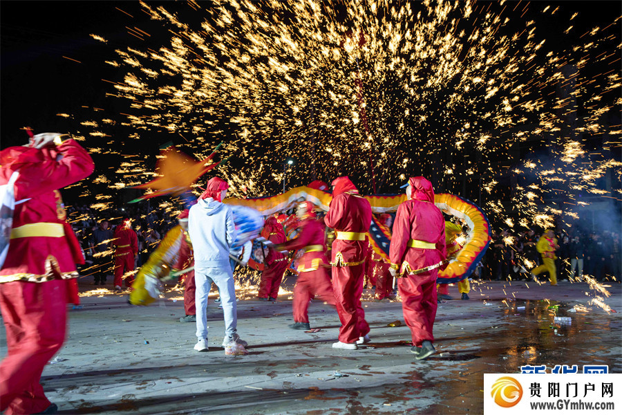 贵州大方:古镇舞龙迎元宵(图6) 贵州大方:古镇舞龙迎元宵(图6)