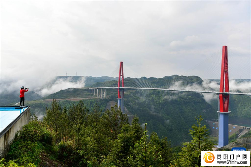 贵州龙里河大桥建成通车(图12) 贵州龙里河大桥建成通车(图12)