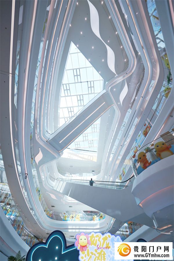 花果园方圆荟·海豚广场开业(图3) 花果园方圆荟·海豚广场开业(图3)