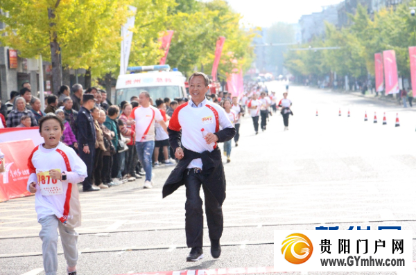 贵州红·山水越野挑战赛第二站(瓮安站)开赛(图7) 贵州红·山水越野挑战赛第二站(瓮安站)开赛(图7)