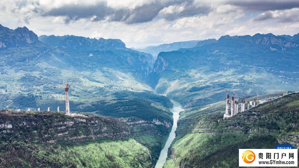 新时代中国调研行之看区域·西部篇丨贵州:西部天堑变通途(图5) 新时代中国调研行之看区域·西部篇丨贵州:西部天堑变通途(图5)