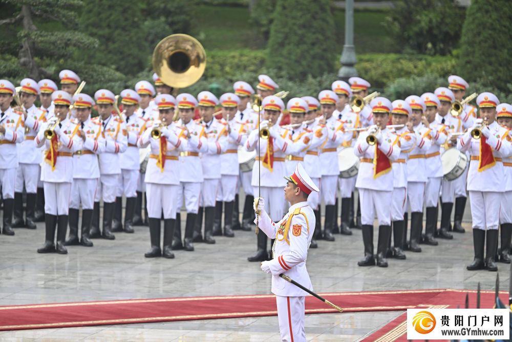 习近平出席苏林举行的欢迎仪式(图4) 习近平出席苏林举行的欢迎仪式(图4)