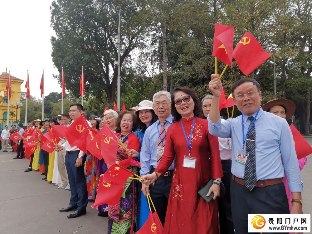 习近平出席苏林举行的欢迎仪式(图5) 习近平出席苏林举行的欢迎仪式(图5)