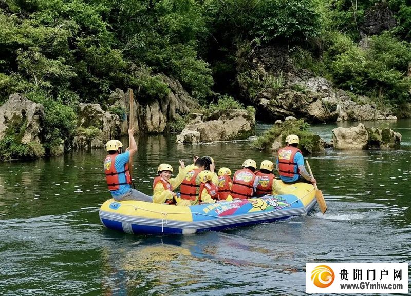 “500万+”成常态! 黄果树景区游客量三年连增(图4) “500万+”成常态! 黄果树景区游客量三年连增(图4)